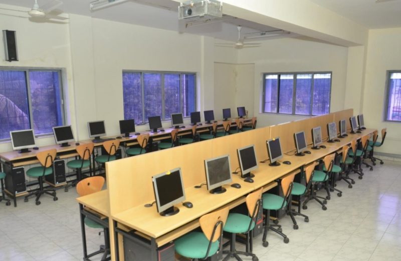 Labs at top Junior College in Pune
